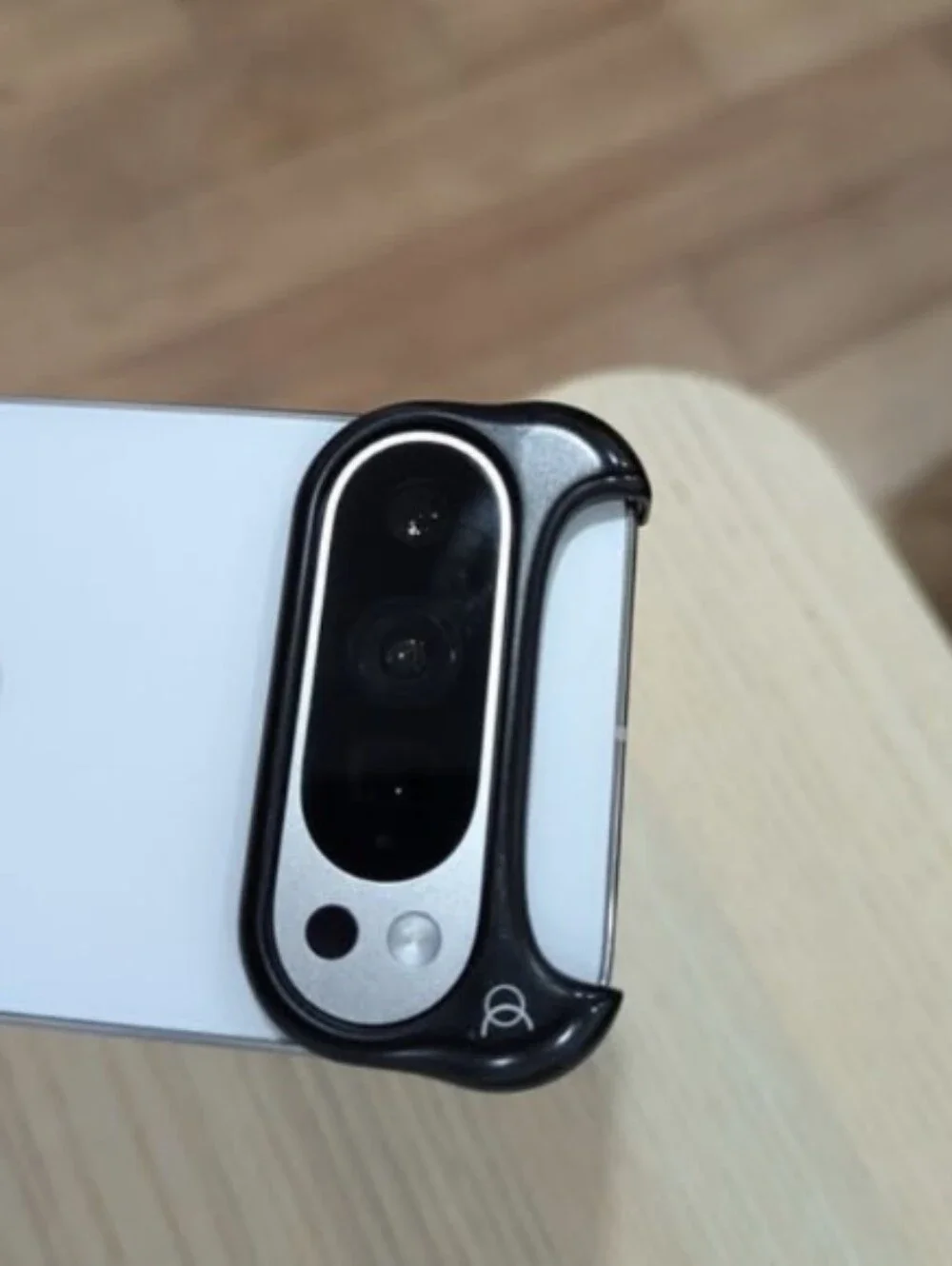 Pixel 9 Or Pixel 9 Pro Minimalist Phone Case - Arc Pulse Metal Bumper Case